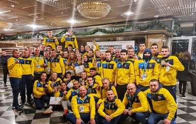 Зеленский поздравил украинских боксеров с историческим достижением на соревнованиях в Европе