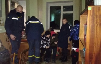 На Буковине сломался автобус с юными спортсменами: спасатели эвакуировали детей