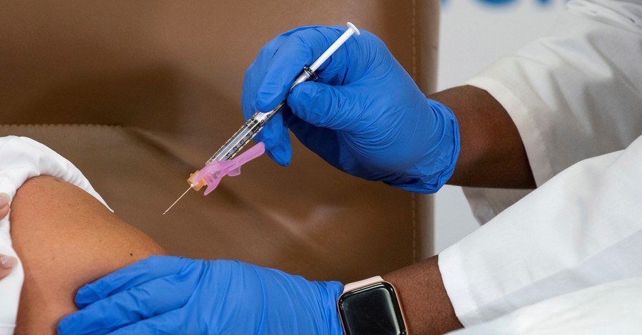 Украина утвердила гибкий план вакцинации от коронавируса на 2021 и 2022 годы