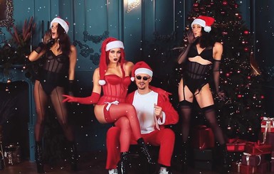 Новогодние песни-премьеры: MARUV в секси-наряде исполнила рождественский кавер, а Кароль и DZIDZIO - колядку