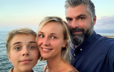Экс-супруг Полины Гагариной объяснил, почему запретил вывозить их дочь за границу