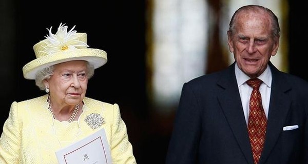 Елизавете II и принцу Филиппу сделали прививку от коронавируса