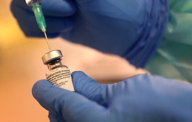 Инфекционист Ольга Голубовская - о побочных действиях вакцины Moderna: возникают у людей с филлерами