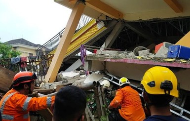 В Индонезии ночью произошло землетрясение, погибли 34 человека