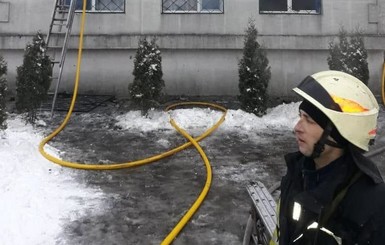 Шмыгаль созвал срочное заседание Кабмина из-за пожара в Харькове
