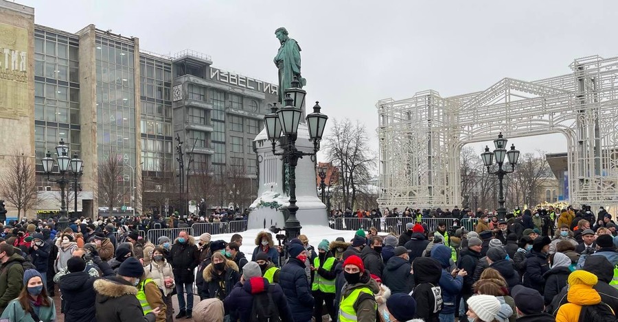 Митинги в России: задержали 381 человека, в том числе Варламова и Соболеву