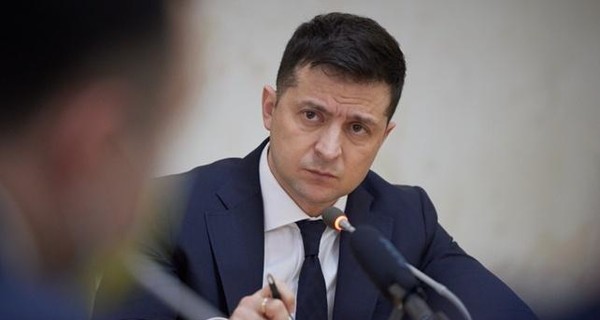 Сменил гнев на милость: Зеленский отозвал законопроект об увольнении судей Конституционного суда