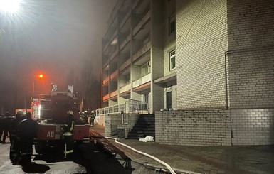 Смертельный пожар в инфекционной больнице Запорожья: полиция расследует нарушение пожарной безопасности
