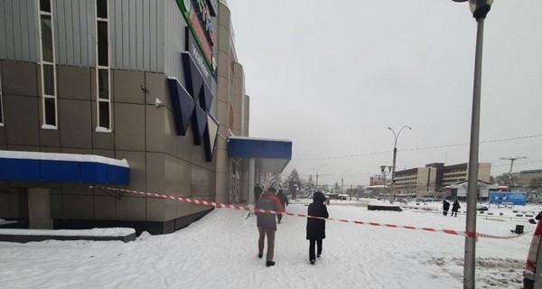 В Черновцах произошел взрыв в торговом центре 