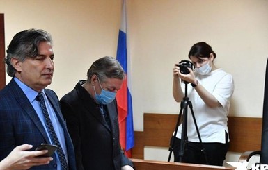 Михаил Ефремов вернулся в Москву и подал жалобу на приговор
