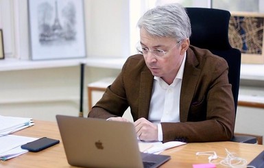 Ткаченко повременил бы с языковыми штрафами: Нужно дать время изучить и полюбить украинский