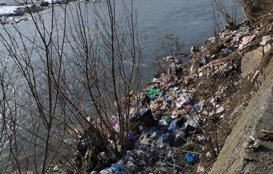 В Украину из Румынии по реке движется шлейф тяжелого металла. Произошла утечка на шахте