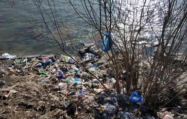 В трех крупнейших реках Украины обнаружили загрязнения наркотиками и канцерогенами
