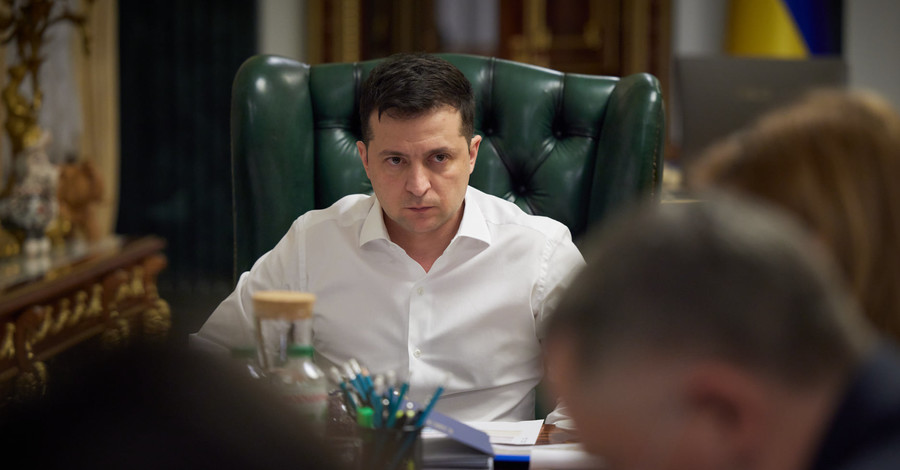 Зеленский подписал закон о компенсациях за задержки зарплат, стипендий и пенсий
