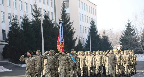 На параде ко Дню независимости украинские военные будут поднимать ноги на 5 сантиметров ниже 