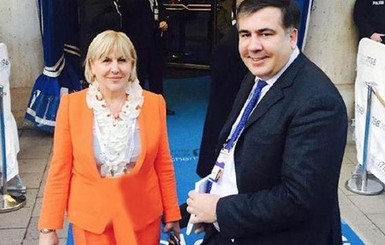 Михаил Саакашвили показал свою маму и трогательно поздравил ее с Днем матери