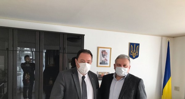 Впервые министр обороны Украины прилетел в Японию