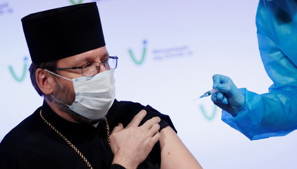 Главный архиепископ Украинской Греко-Католической Церкви Святослав Шевчук получил дозу вакцины 