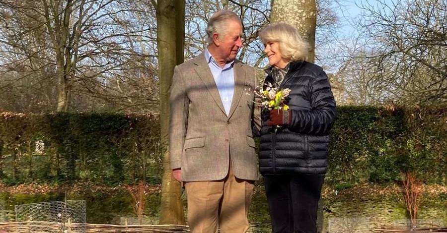 Принц Чарльз и Камилла растрогали фанатов романтичной фотографией