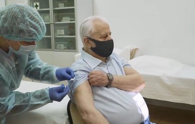 Леонид Кравчук: Я вакцинировался вместе с женой - пришла наша очередь 70+