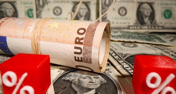 Курс валют на сегодня: евро выше психологической отметки, а доллар к ней приблизился