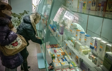 В Украине торгуют лекарством, от которого слепнут в России