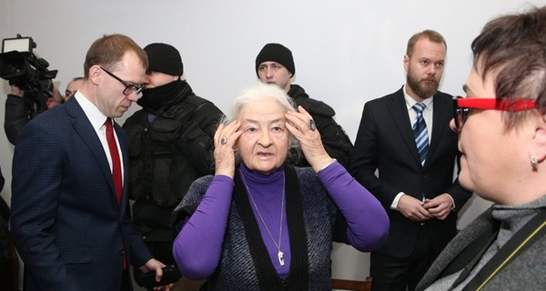 Мать Олеся Бузины: Судебный процесс затягивают сознательно - они ждут моей смерти