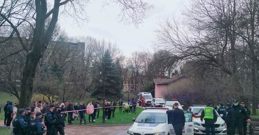 В парке Львова пьяный мужчина избил двоих патрульных