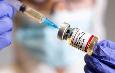 Коронавирус в Украине: 5 372 новых случаев и 4 843 вакцинаций за сутки
