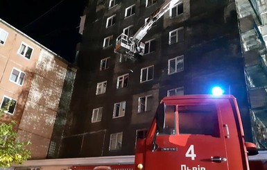 Во Львове горел дом, эвакуировали 112 человек, двое - пострадали