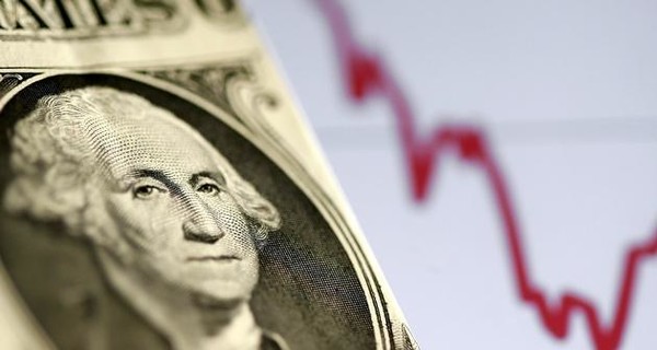 Курс валют на сегодня: доллар и евро синхронно упали