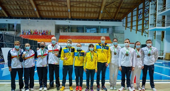 Президент поздравил украинских парапловцов с победой на чемпионате Европы 