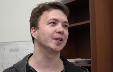 В сети появилось первое видео с задержанным Романом Протасевичем из минского СИЗО
