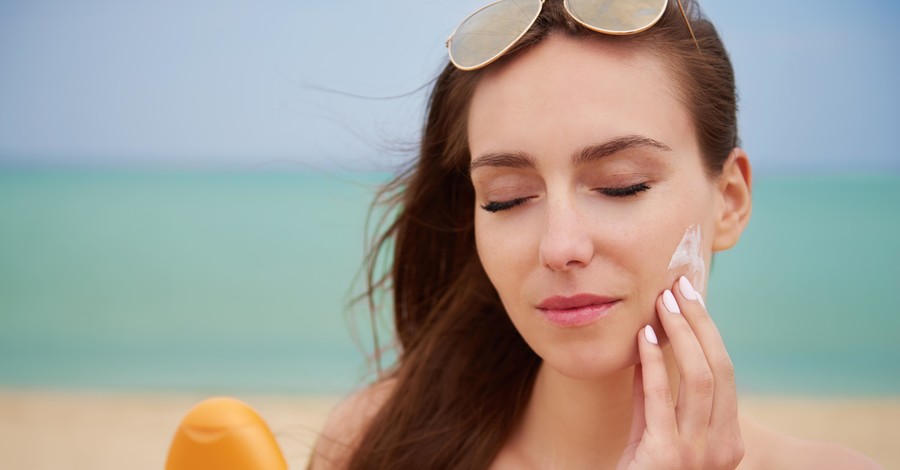 Косметолог: Главная летняя задача - защитить кожу