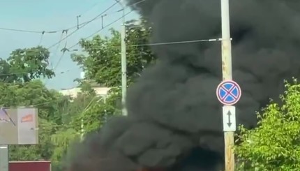 В Киеве сгорел микроавтобус на ходу