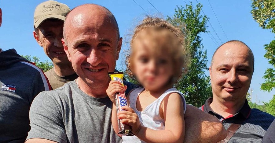 Двухлетнюю девочку, потерявшуюся под Николаевом, нашли плачущей в поле  