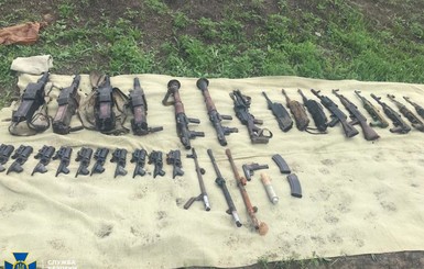 На Донбассе военнослужащие пытались продать оружие из своей части