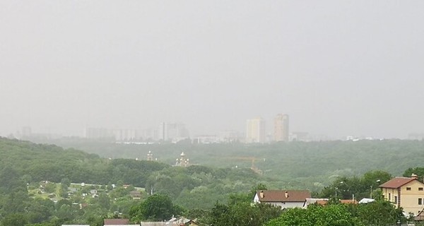 В Укргидрометцентре считают, что песчаная буря задержится в Киеве на несколько дней