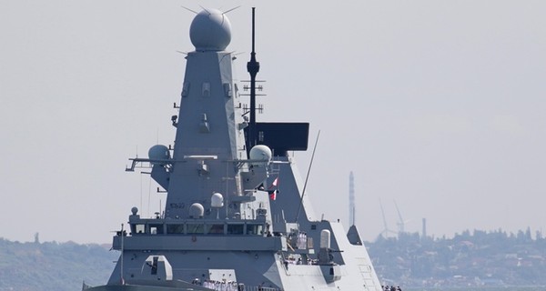 В Британии нашли секретные документы о проходе эсминца Defender у Крыма