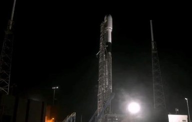 SpaceX отменила запуск спутников в последние секунды из-за самолета в небе