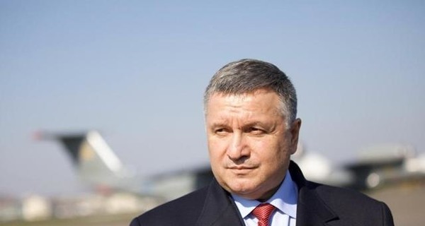 Политолог: Санкции против Фукса задели амбиции Арсена Авакова, ему грозит отставка