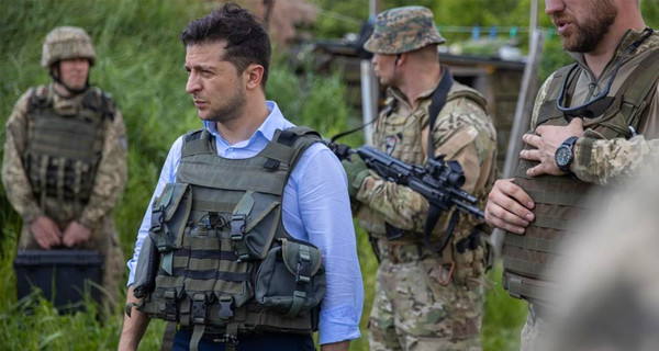Зеленский отправил 40 украинских миротворцев в ДР Конго