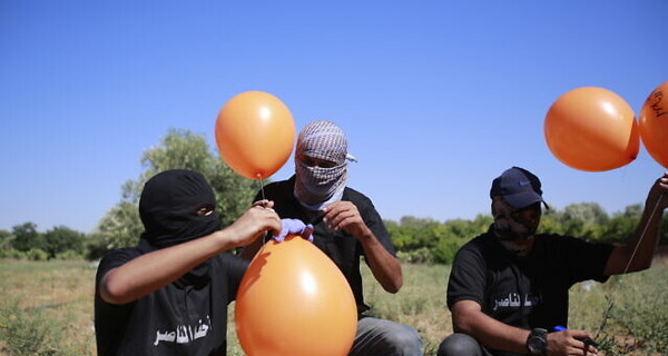 Боевики выпустили по Израилю взрывные шары. Военные нанесли ответный удар