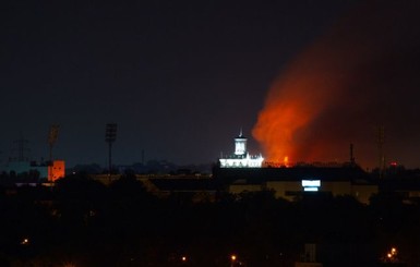 В Запорожье прогремел мощный взрыв, горит многоэтажка