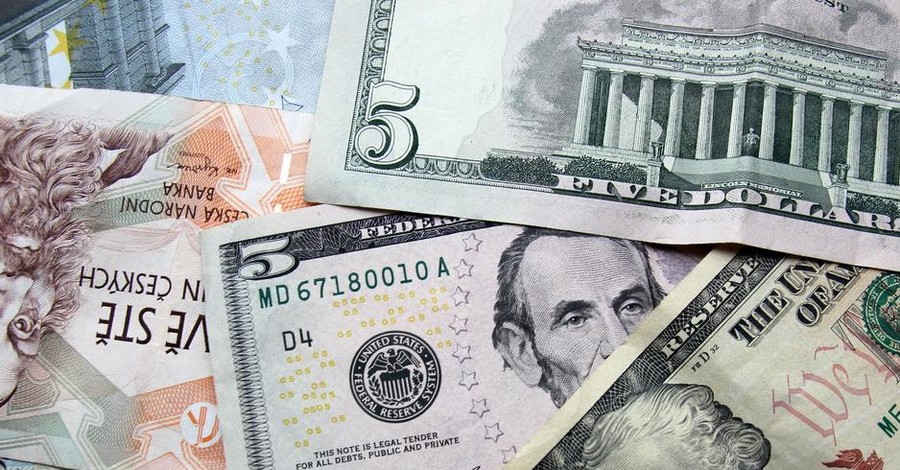 Курс валют на 27 августа, пятницу: гривна провалилась к евро