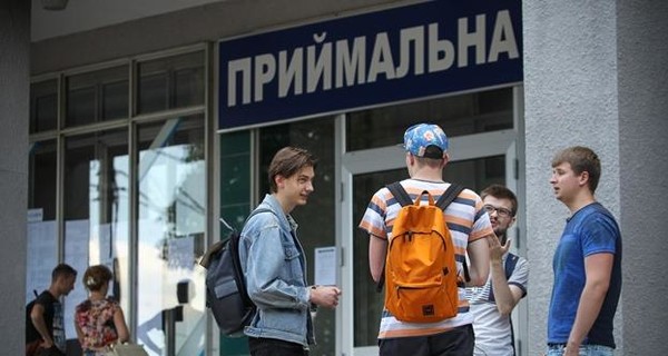 Кабмин озаботился жильем для студентов: большинство украинских общаг несет 