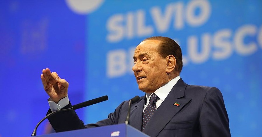 Итальянский мультимиллиардер Берлускони госпитализирован после перенесенного коронавируса