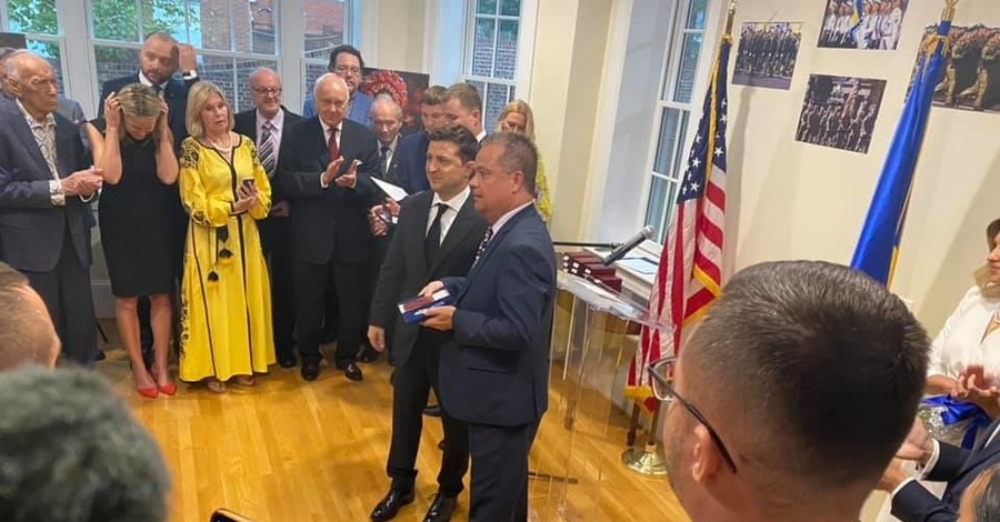 Владимир Зеленский вручил награды в Украинском доме в Вашингтоне 