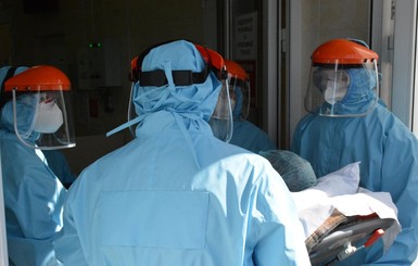 Новый рекорд осени: в Украине за сутки почти 4 тысячи заболевших коронавирусом