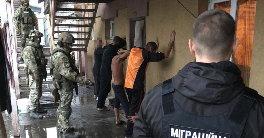 На Днепропетровщине полицейские освободили из рабства еще 60 человек
